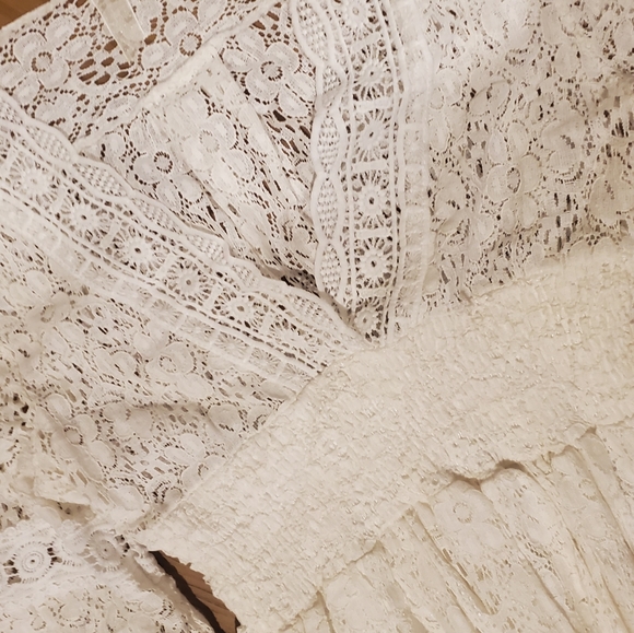 White lace dress - Picture 3 of 5